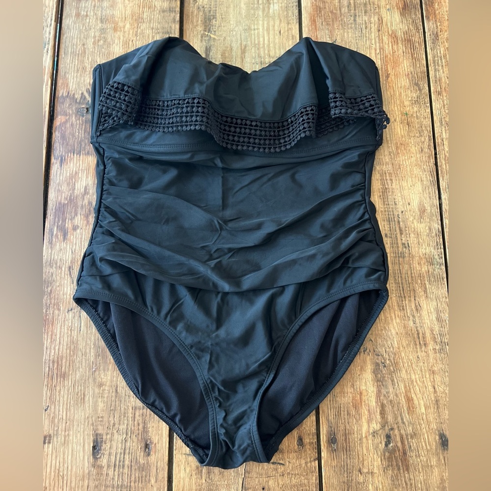 Kona Sol | Women’s Swimsuit | Large | Black | EUC